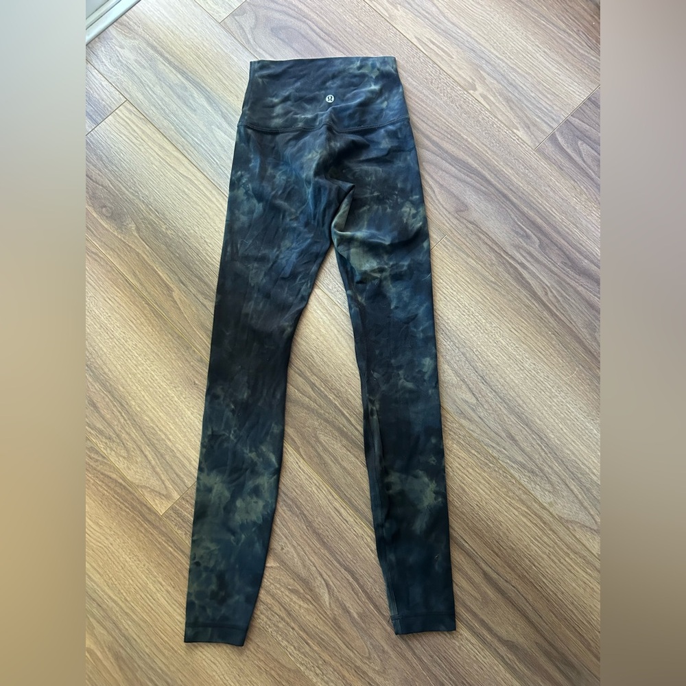 Lululemon Align High-Rise Pant 28"
Diamond Dye Graphite Grey Bronze Green